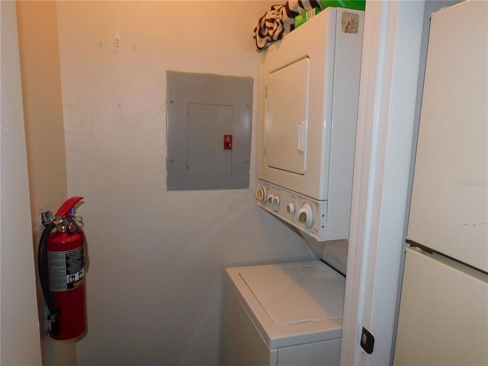 For Sale: $150,000 (1 beds, 1 baths, 552 Square Feet)