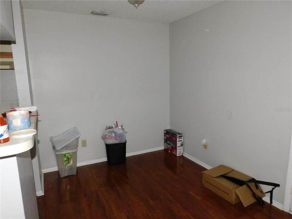 For Sale: $150,000 (1 beds, 1 baths, 552 Square Feet)