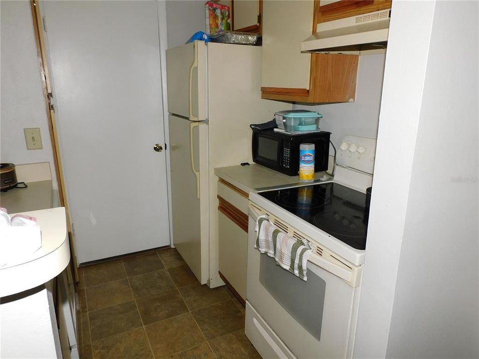 For Sale: $150,000 (1 beds, 1 baths, 552 Square Feet)