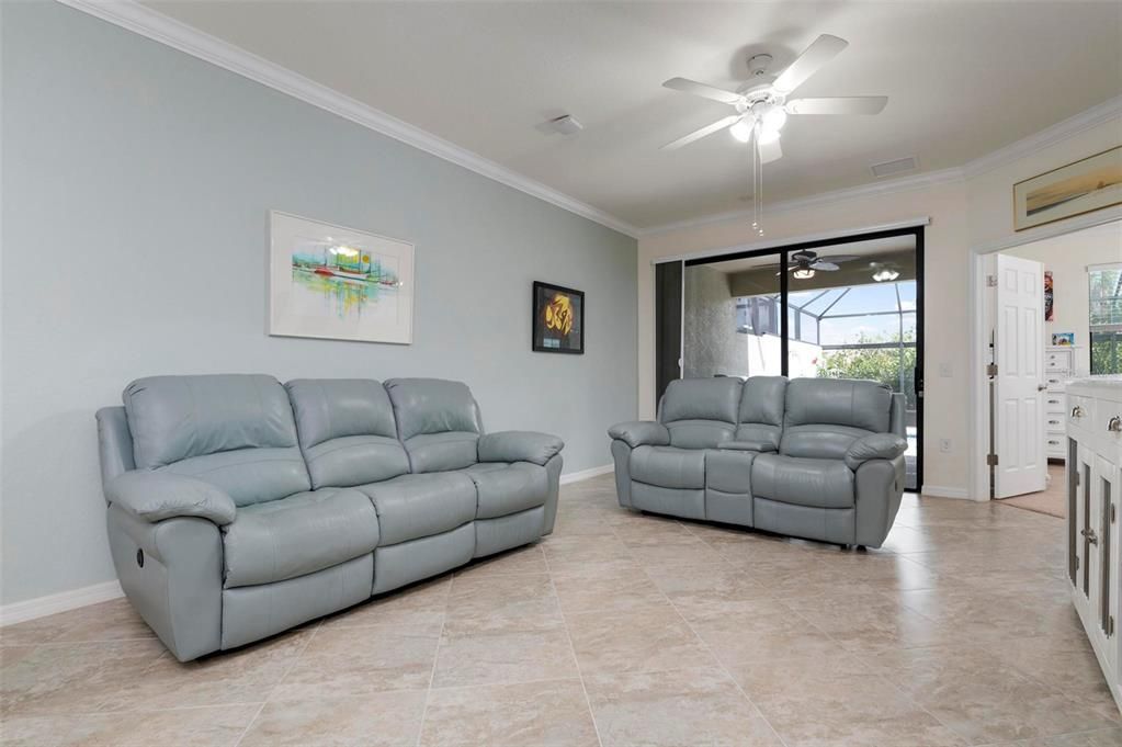 For Sale: $489,900 (2 beds, 2 baths, 1568 Square Feet)