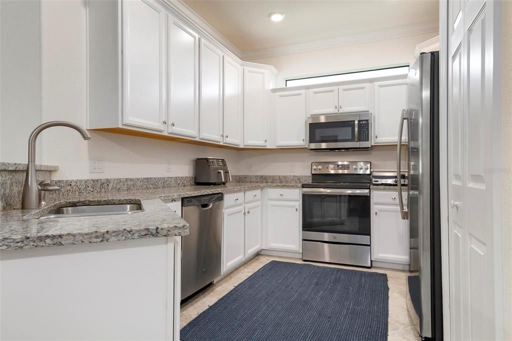 For Sale: $489,900 (2 beds, 2 baths, 1568 Square Feet)