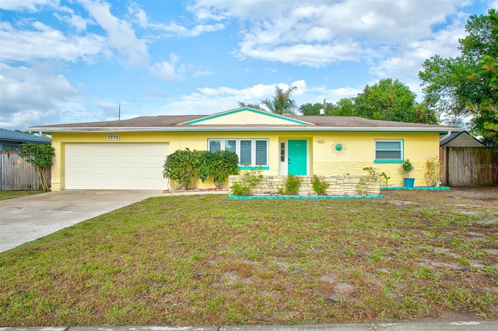 For Sale: $499,000 (3 beds, 2 baths, 1299 Square Feet)