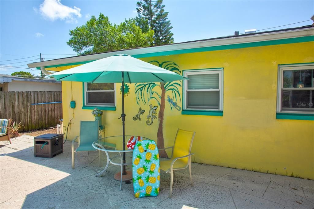 For Sale: $499,000 (3 beds, 2 baths, 1299 Square Feet)