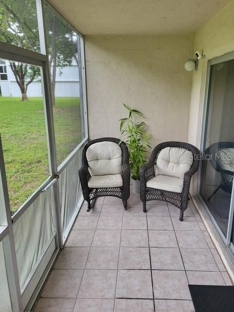 For Rent: $2,250 (2 beds, 2 baths, 981 Square Feet)