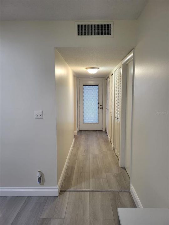 For Rent: $2,250 (2 beds, 2 baths, 981 Square Feet)