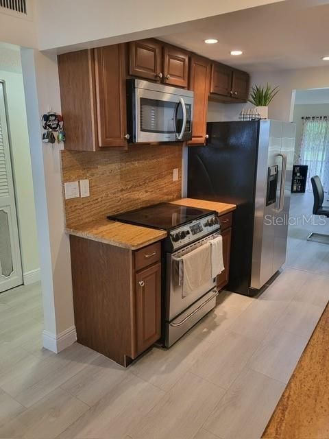 For Rent: $2,250 (2 beds, 2 baths, 981 Square Feet)