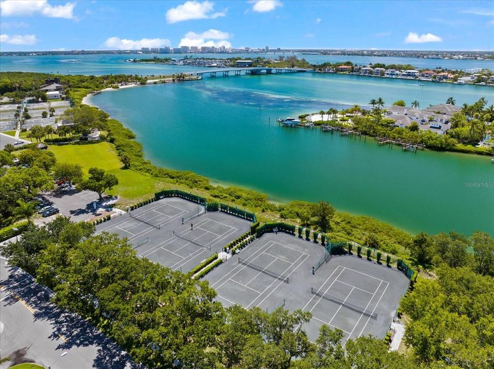 For Sale: $2,700,000 (2 beds, 2 baths, 1619 Square Feet)