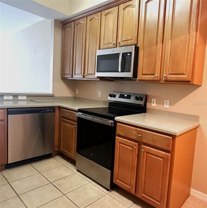 For Sale: $316,022 (2 beds, 2 baths, 1330 Square Feet)