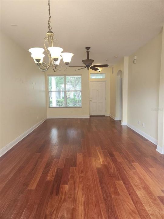 For Rent: $2,350 (3 beds, 2 baths, 1498 Square Feet)