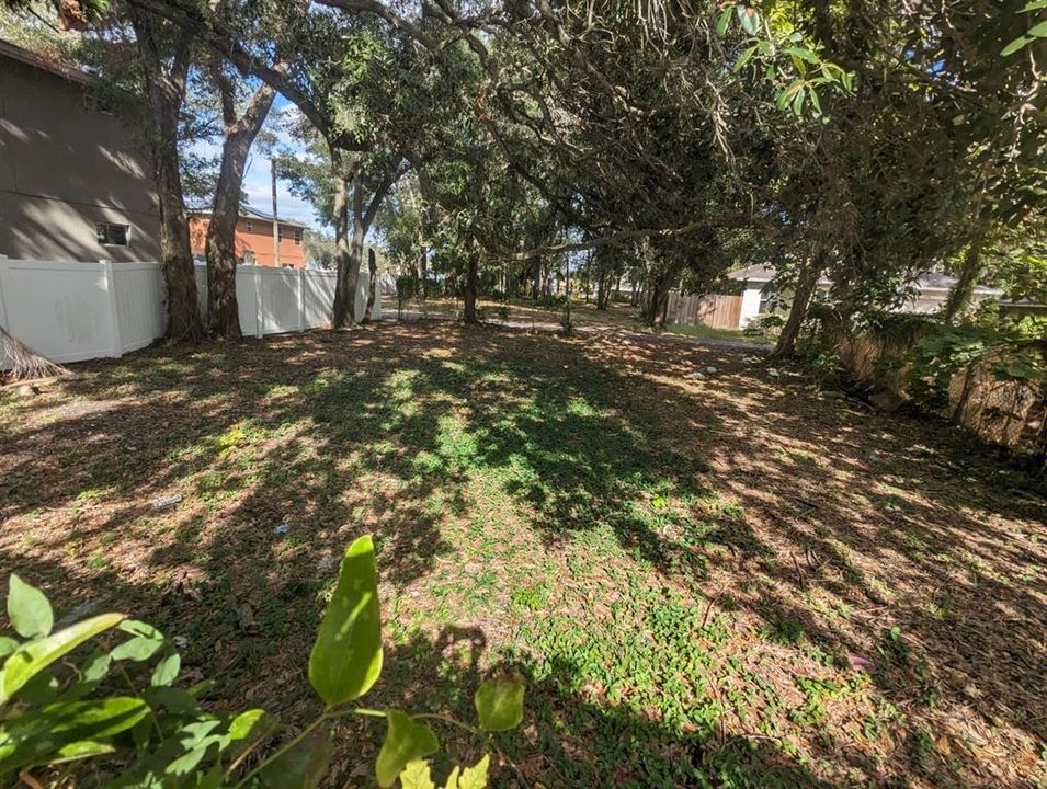 На продажу: $105,000 (0.10 acres)