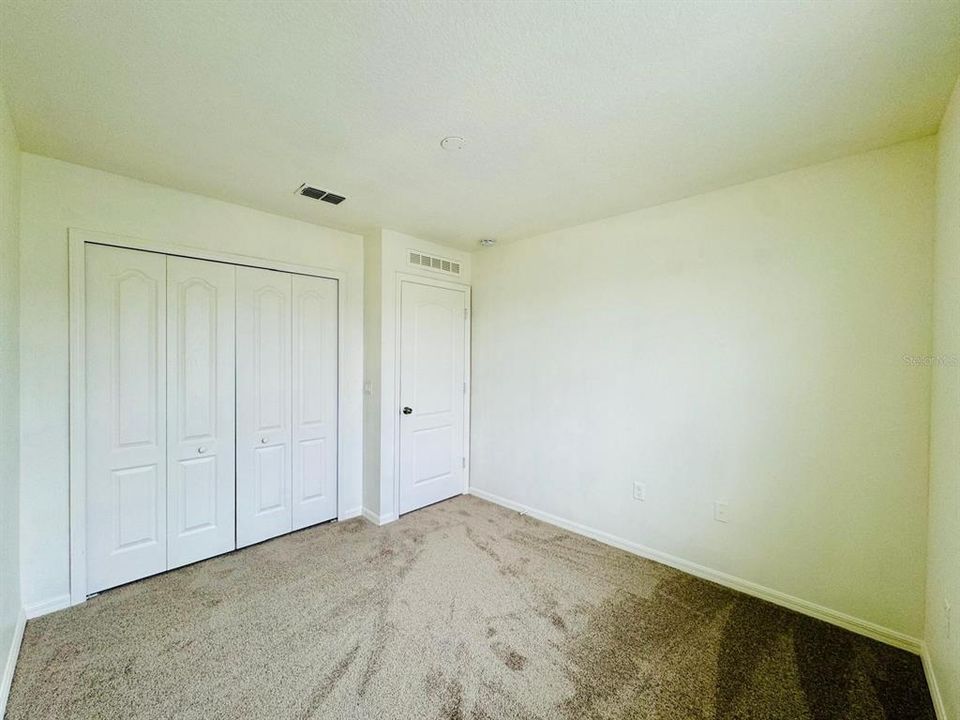 For Rent: $1,999 (3 beds, 2 baths, 1369 Square Feet)