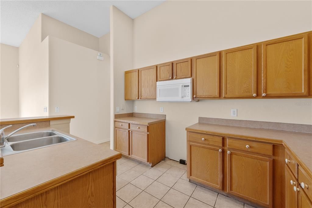 For Rent: $2,000 (3 beds, 2 baths, 1312 Square Feet)