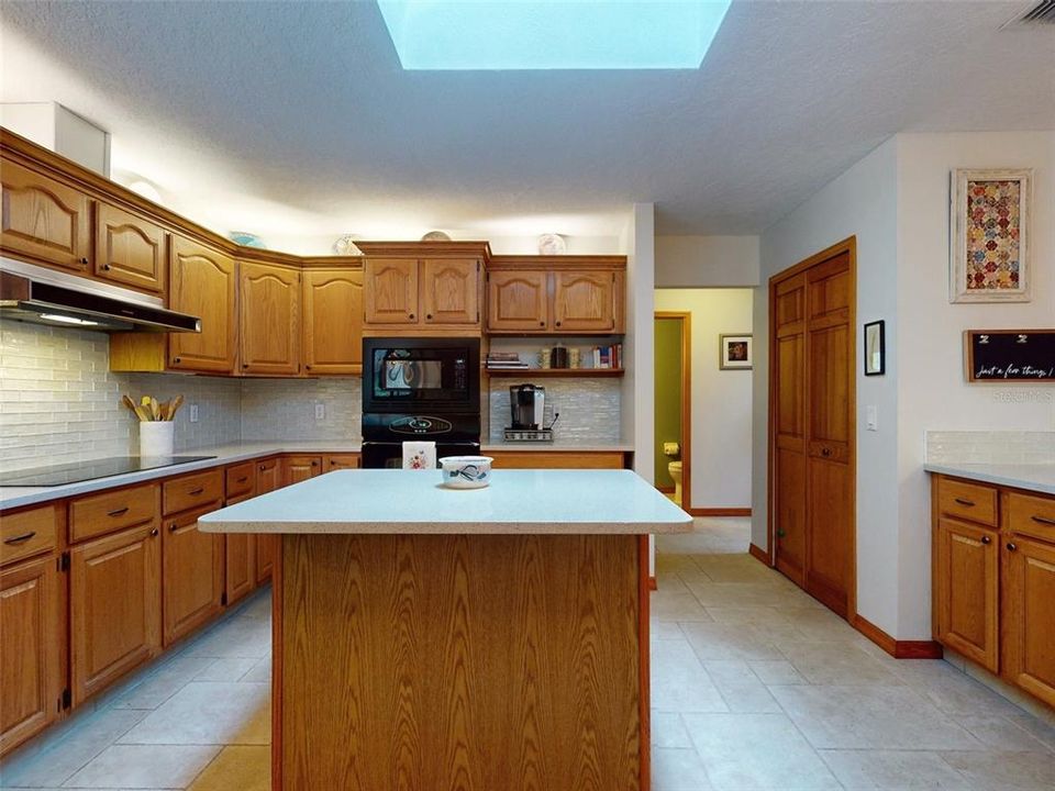 Large kitchen with Island