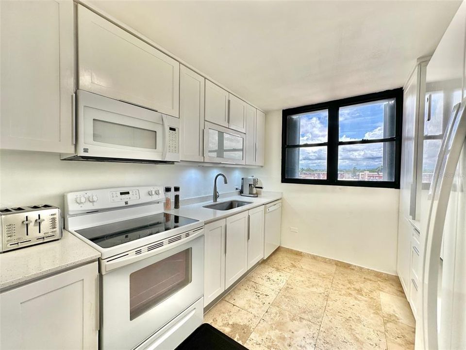 For Sale: $500,000 (2 beds, 2 baths, 1250 Square Feet)