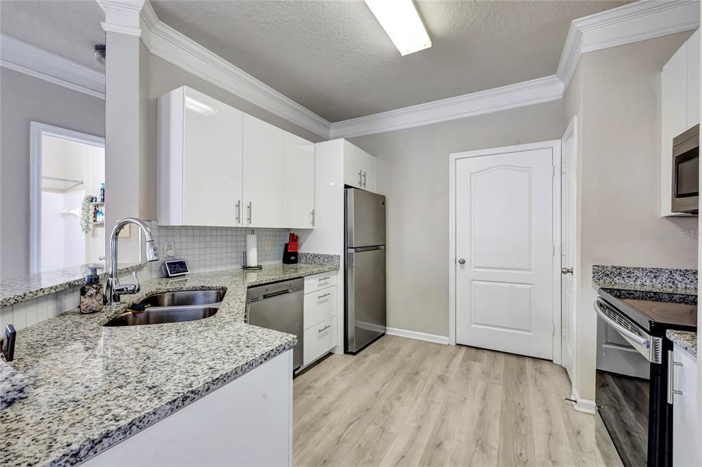 For Sale: $234,990 (2 beds, 2 baths, 1099 Square Feet)