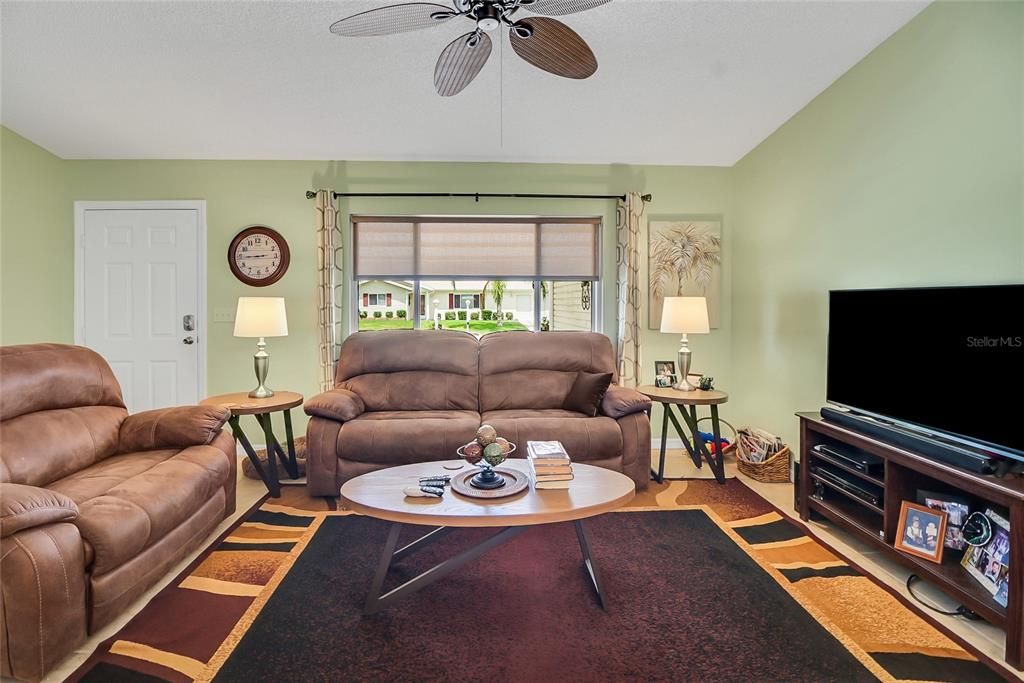 For Sale: $249,000 (2 beds, 2 baths, 1398 Square Feet)