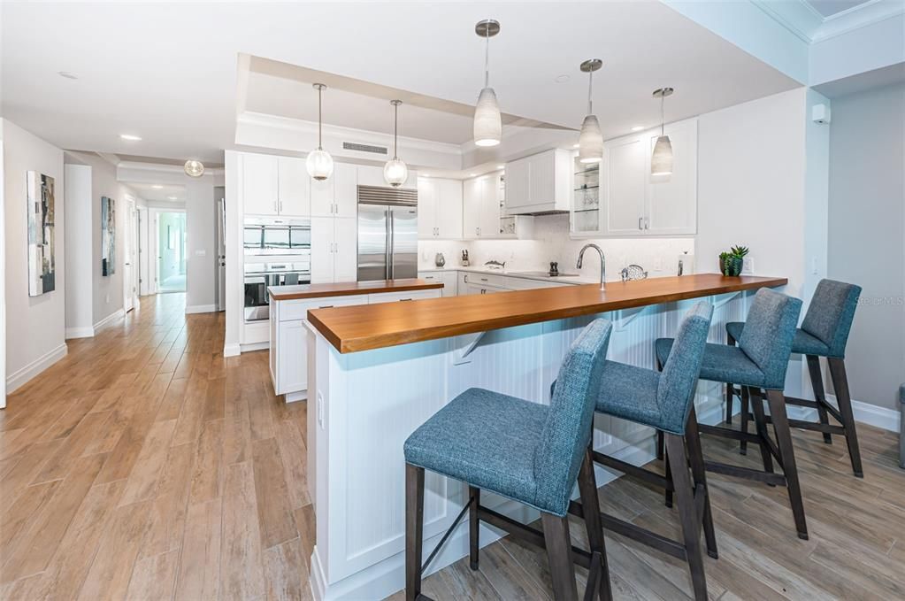 Active With Contract: $3,099,000 (3 beds, 3 baths, 2852 Square Feet)