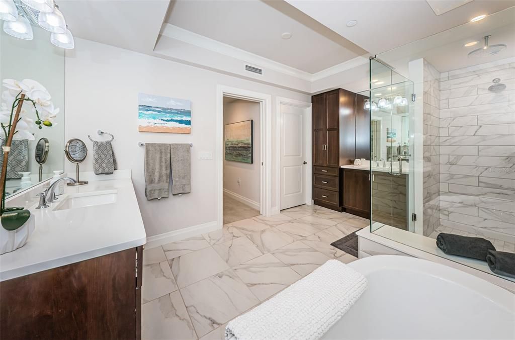 Active With Contract: $3,099,000 (3 beds, 3 baths, 2852 Square Feet)