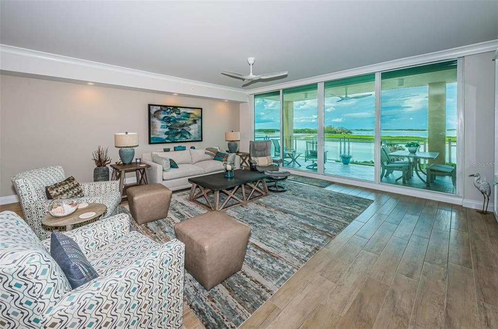 Active With Contract: $3,099,000 (3 beds, 3 baths, 2852 Square Feet)