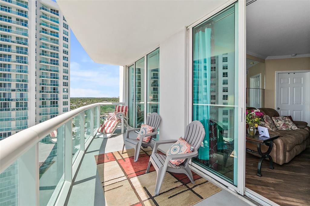 For Sale: $364,999 (2 beds, 2 baths, 1843 Square Feet)