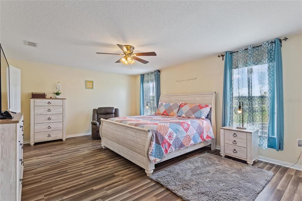 FIRST MASTER BEDROOM BATHROOM!