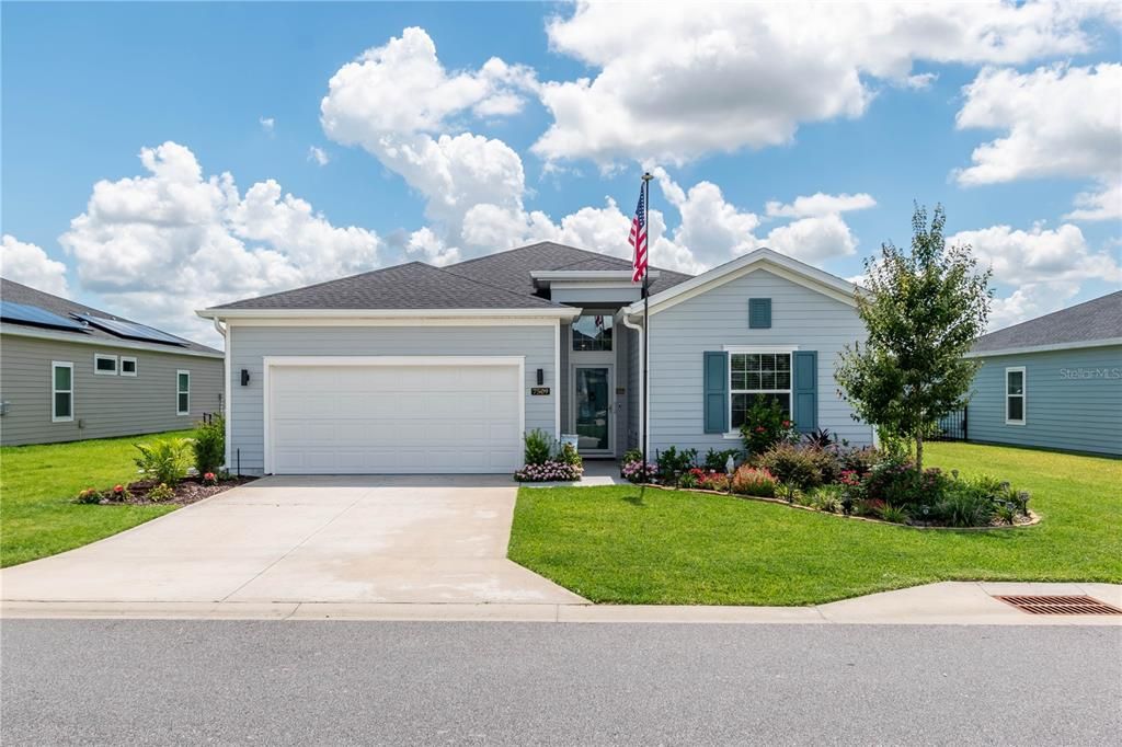 Peaceful home on a large retention pond.