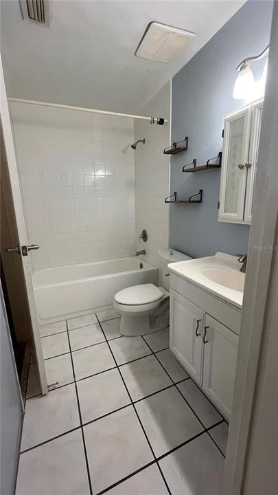 For Sale: $215,000 (2 beds, 1 baths, 1080 Square Feet)