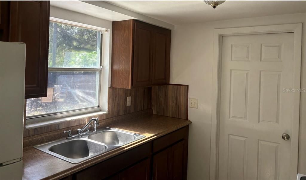 For Sale: $175,000 (2 beds, 2 baths, 912 Square Feet)