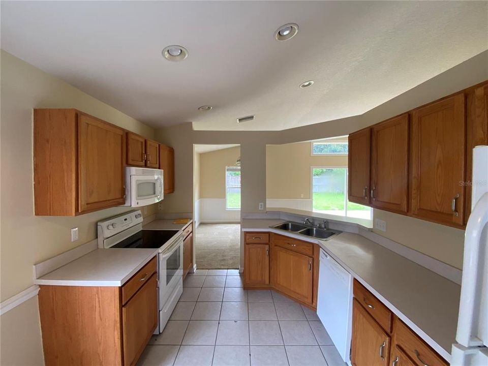 For Sale: $285,000 (3 beds, 2 baths, 1525 Square Feet)
