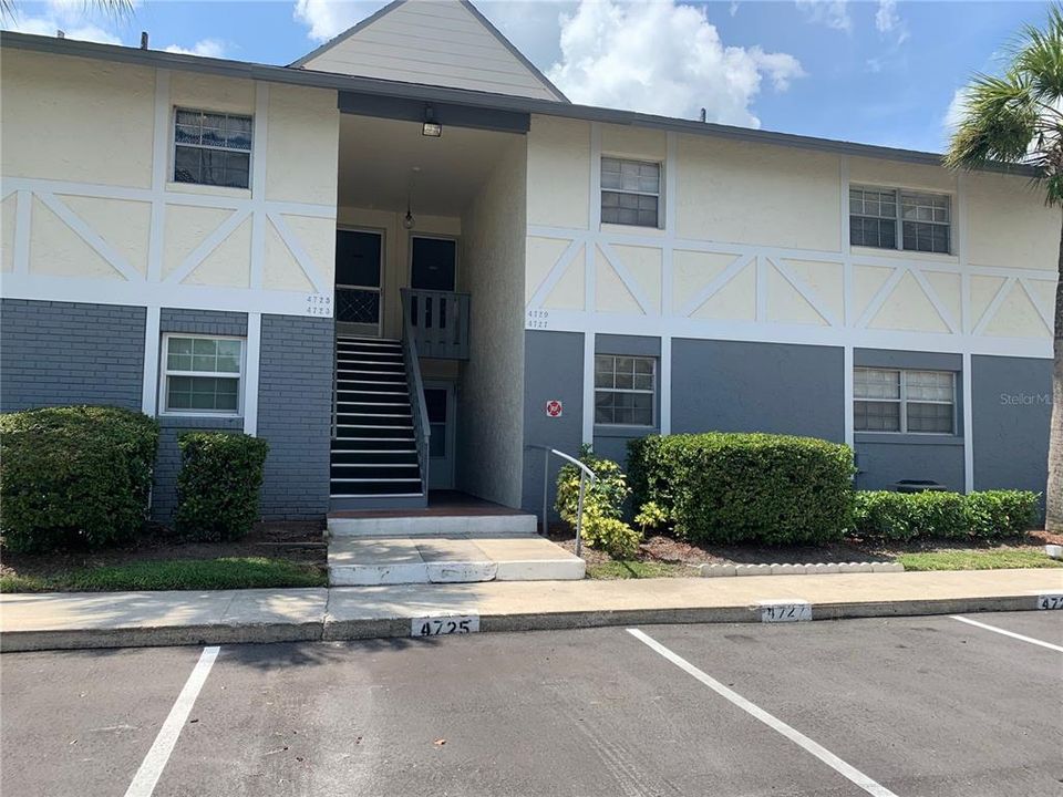 Recently Rented: $1,495 (2 beds, 2 baths, 967 Square Feet)