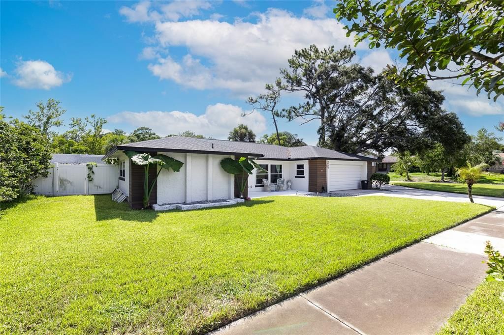 For Sale: $515,000 (4 beds, 2 baths, 1865 Square Feet)