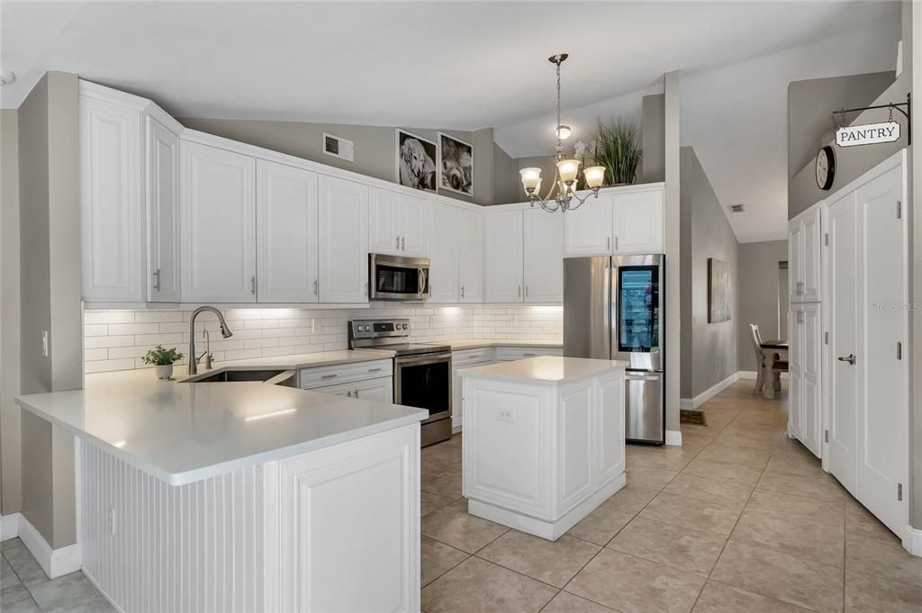 Active With Contract: $594,000 (4 beds, 2 baths, 2031 Square Feet)