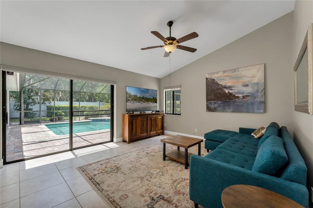 Active With Contract: $594,000 (4 beds, 2 baths, 2031 Square Feet)