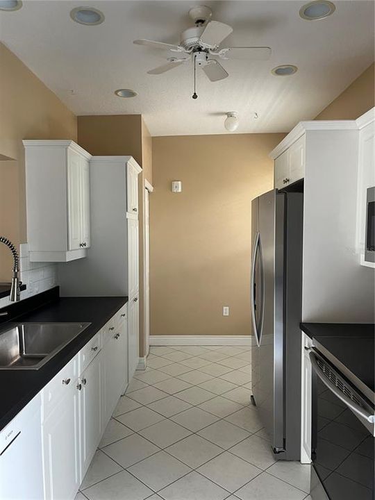 For Rent: $2,300 (2 beds, 2 baths, 1365 Square Feet)