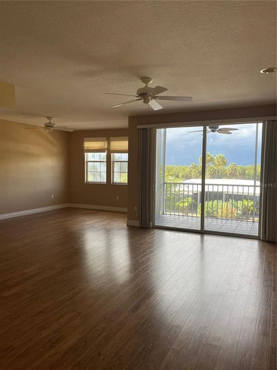 For Rent: $2,300 (2 beds, 2 baths, 1365 Square Feet)