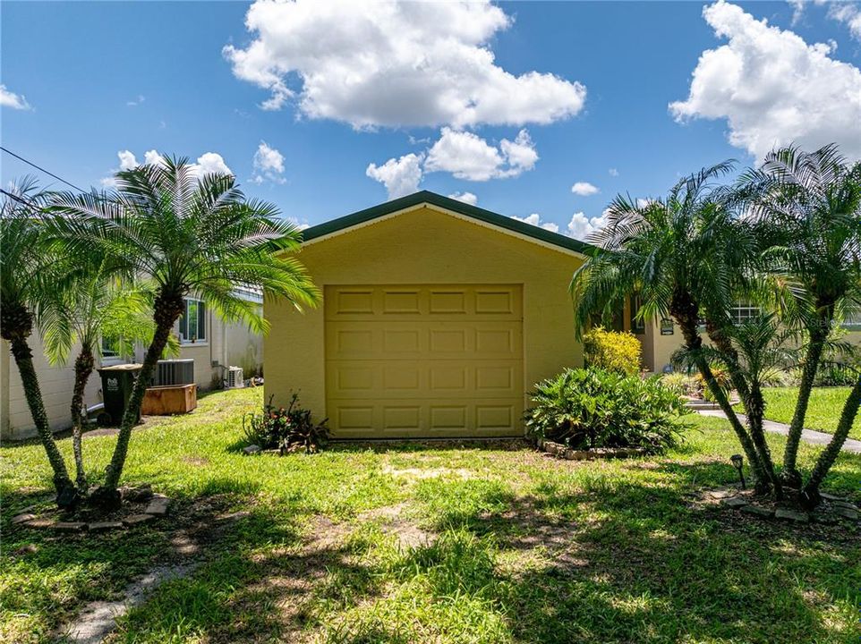 Detached Garage