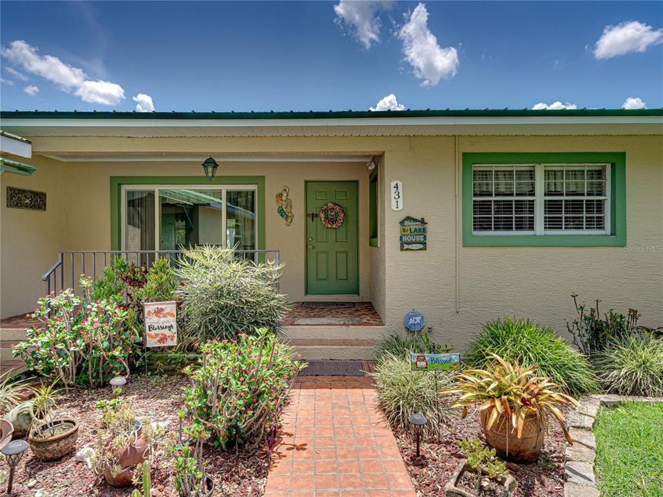 For Sale: $349,000 (3 beds, 2 baths, 1620 Square Feet)