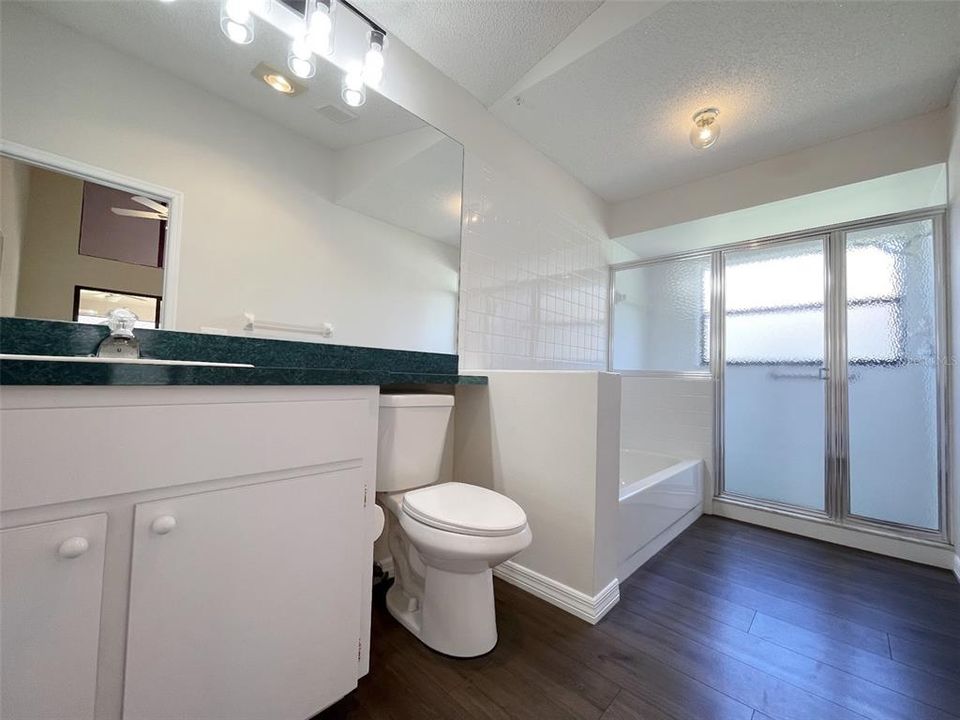For Sale: $325,000 (2 beds, 2 baths, 1537 Square Feet)