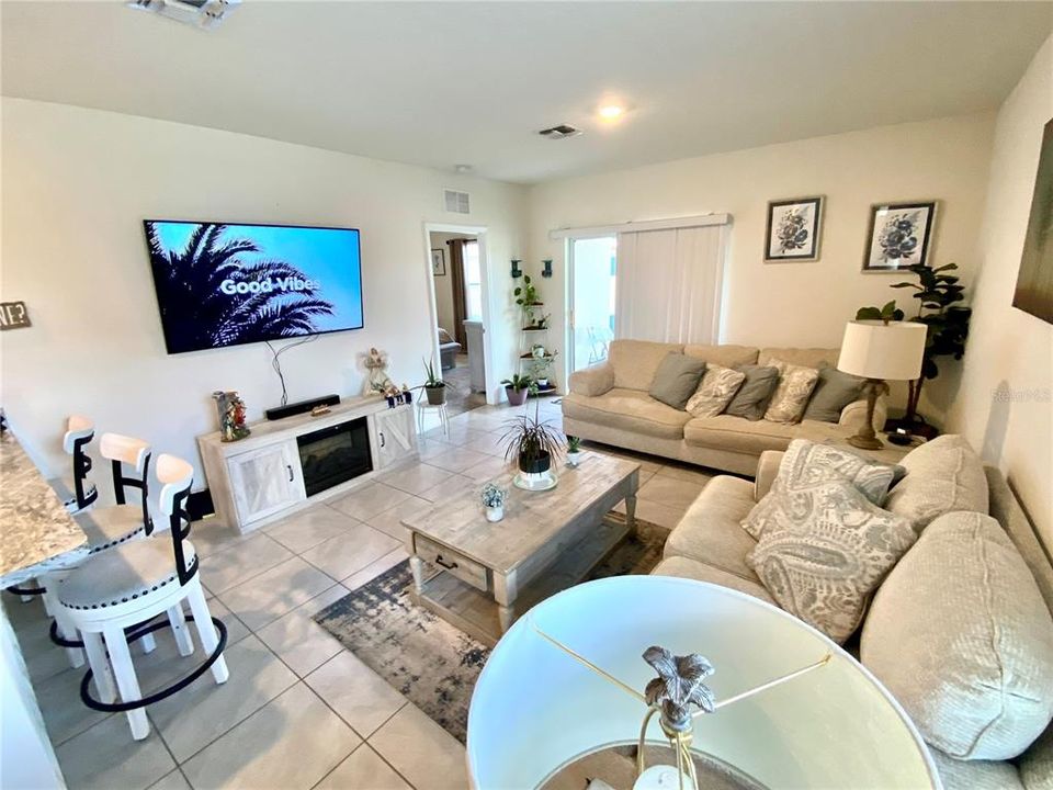For Sale: $365,000 (3 beds, 2 baths, 1516 Square Feet)