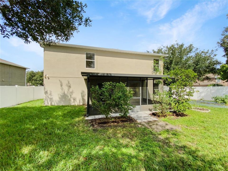 Active With Contract: $477,000 (4 beds, 2 baths, 2719 Square Feet)