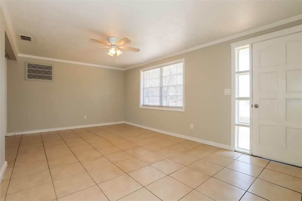 For Sale: $249,999 (3 beds, 1 baths, 1226 Square Feet)