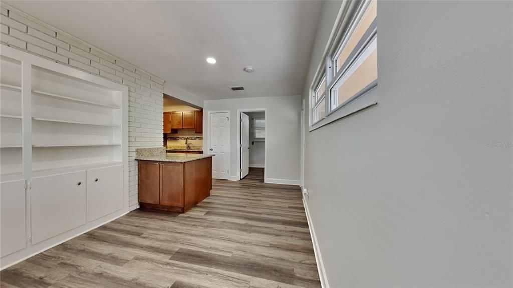 Active With Contract: $390,000 (3 beds, 2 baths, 1246 Square Feet)