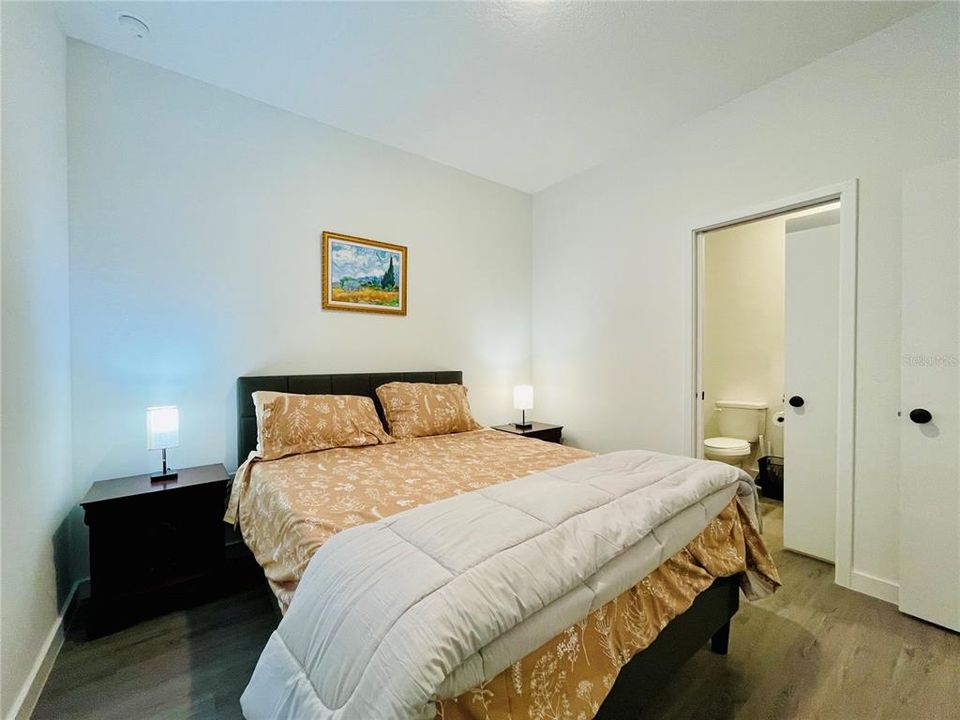 For Sale: $389,000 (3 beds, 3 baths, 1361 Square Feet)
