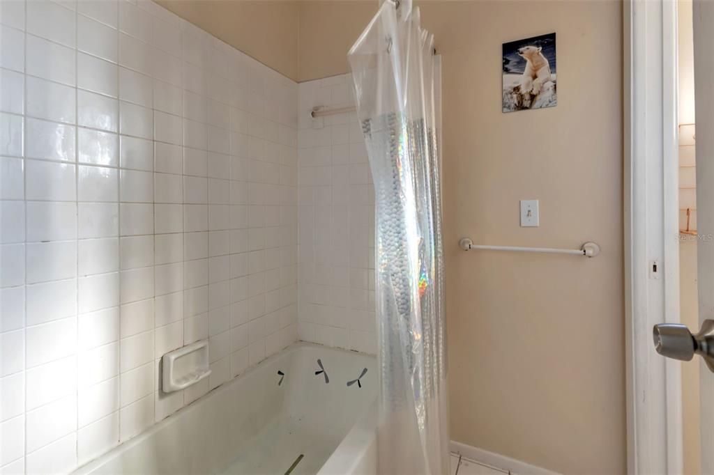 Active With Contract: $145,000 (2 beds, 2 baths, 1421 Square Feet)