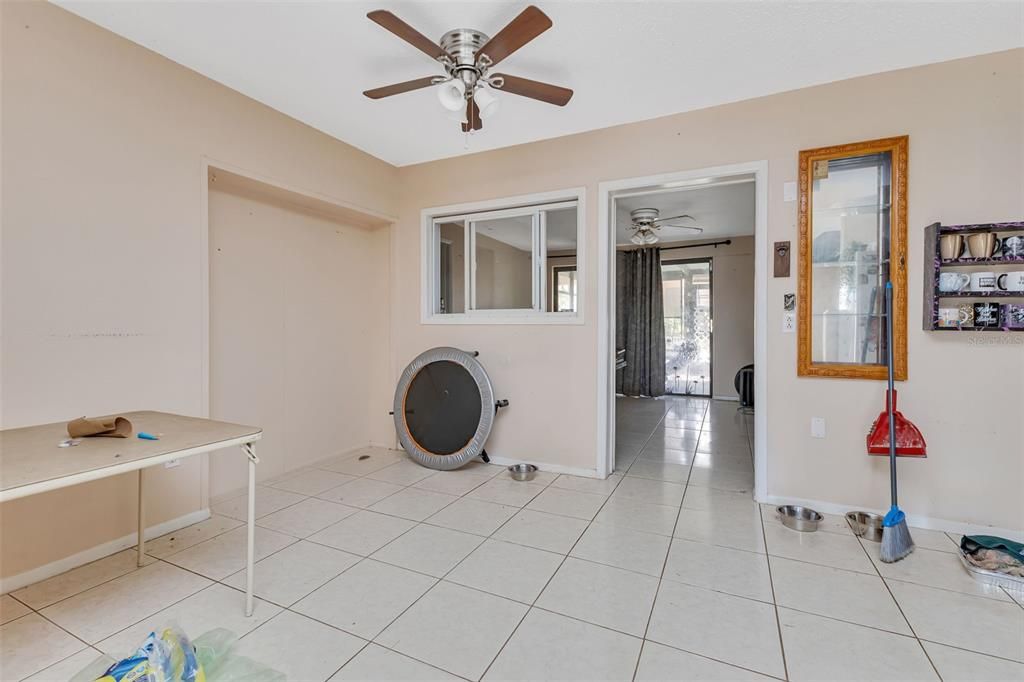 Active With Contract: $145,000 (2 beds, 2 baths, 1421 Square Feet)