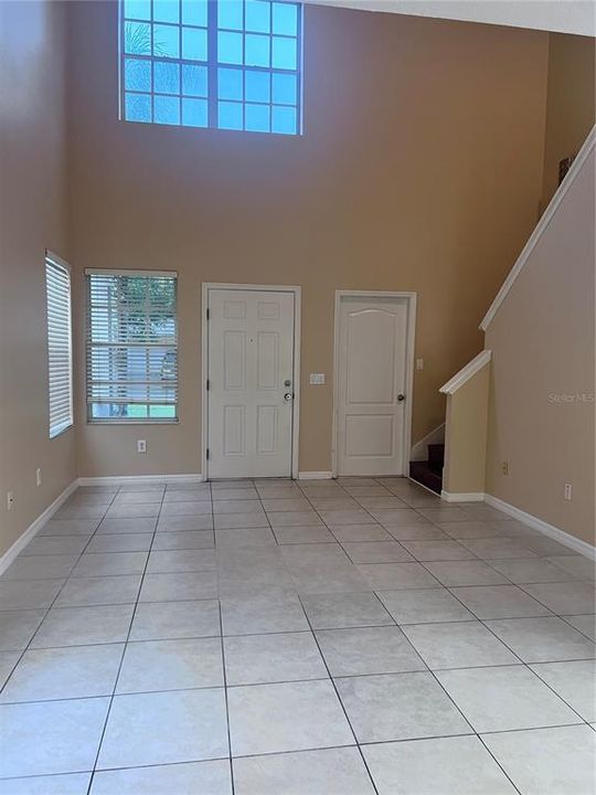 For Rent: $2,250 (4 beds, 2 baths, 1502 Square Feet)