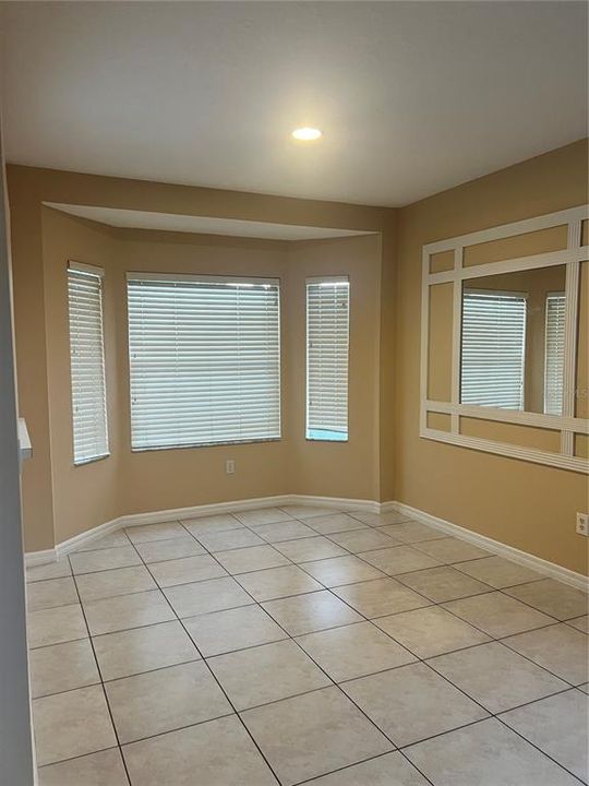 For Rent: $2,250 (4 beds, 2 baths, 1502 Square Feet)