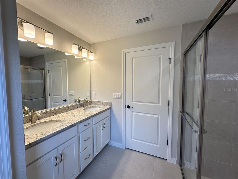 Active With Contract: $346,900 (3 beds, 2 baths, 1596 Square Feet)