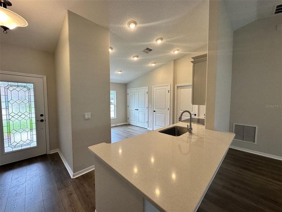 Active With Contract: $346,900 (3 beds, 2 baths, 1596 Square Feet)