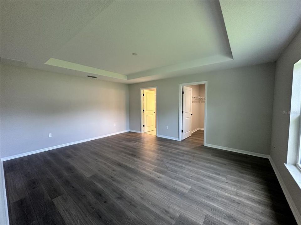 Active With Contract: $346,900 (3 beds, 2 baths, 1596 Square Feet)